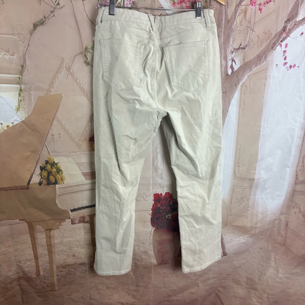 NEW Vineyard Vines Cream Kick Flare High-Rise Jeans - Picture 6 of 10